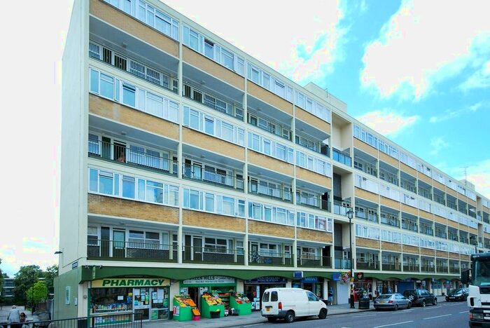 3 Bedroom Maisonette To Rent In Lupus Street, Pimlico, London, SW1V