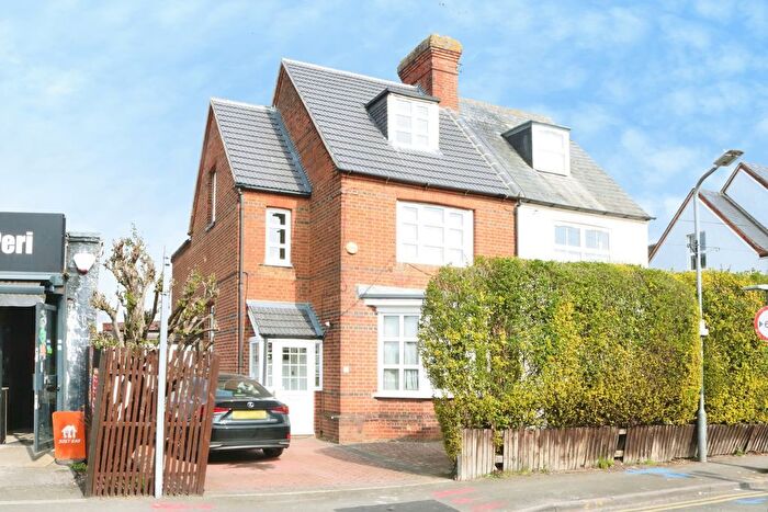 4 Bedroom Semi-Detached House For Sale In Willoughby Road, Langley, SL3