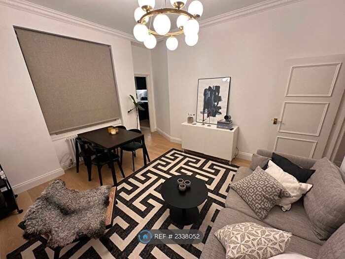 2 Bedroom Flat To Rent In Hatherley Grove, London, W2