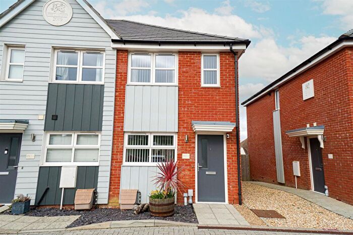 2 Bedroom End Of Terrace House For Sale In Ivy Gardens, Hastings, TN35