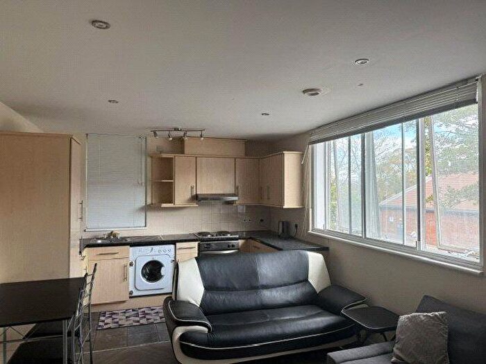 House To Rent In Church Street, Dunstable, Bedfordshire, LU5