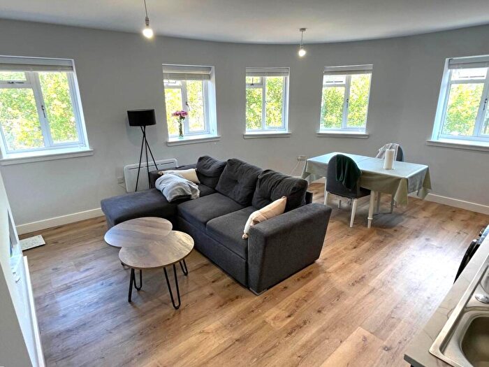 2 Bedroom Flat To Rent In Westgate, Wakefield, WF1