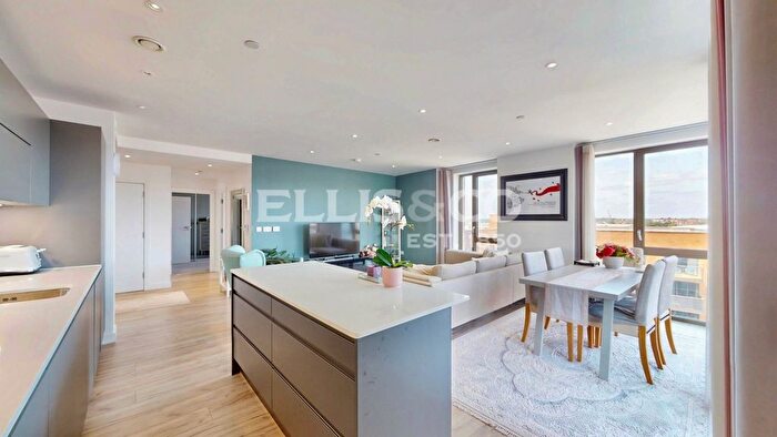 3 Bedroom Flat For Sale In Bakery Walk, Greenford, UB6