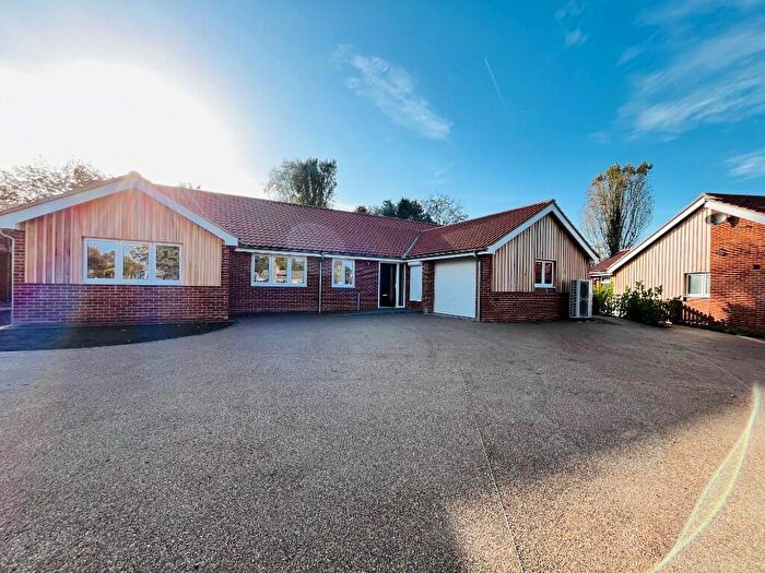 4 Bedroom Detached Bungalow To Rent In Marjorie Loke, NR28