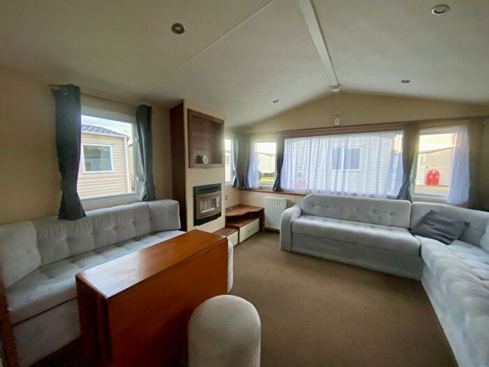 3 Bedroom Park Home For Sale In Manor Road, Hayling Island, PO11