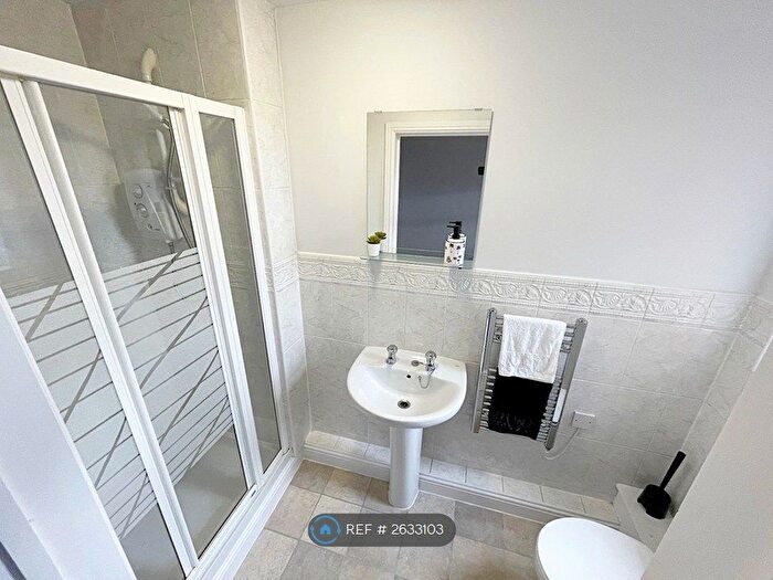 2 Bedroom Flat To Rent In Adlington Place, Poynton, Stockport, SK12