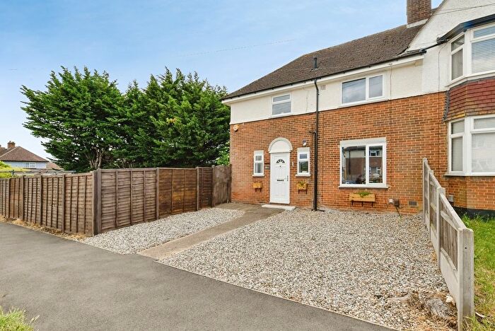 3 Bedroom End Terrace House For Sale In Redhill Road, Hitchin, SG5