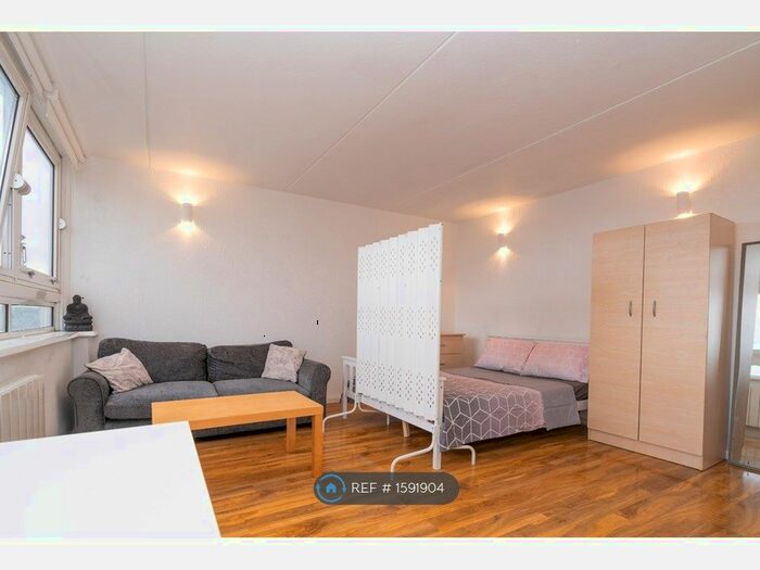 4 Bedroom Flat To Rent In Park Court, London, SW11