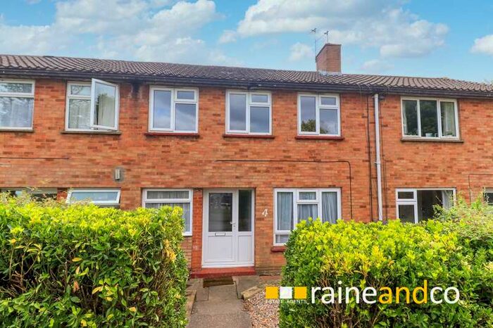 3 Bedroom House To Rent In Ash Drive, Hatfield, AL10
