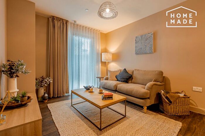 2 Bedroom Flat To Rent In Canada Gardens, Wembley, HA9