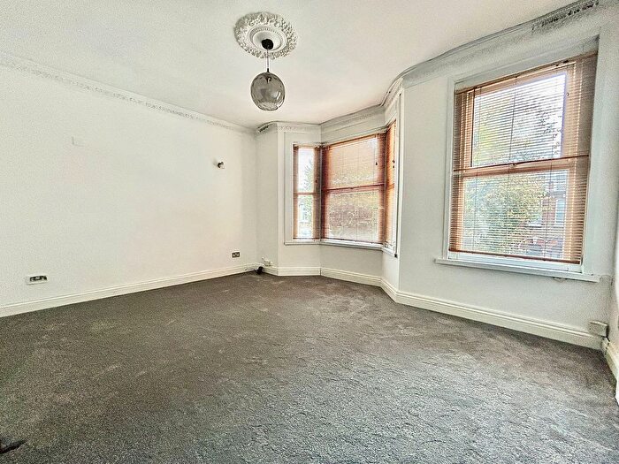 1 Bedroom Flat To Rent In Woodlands Road, London, E17