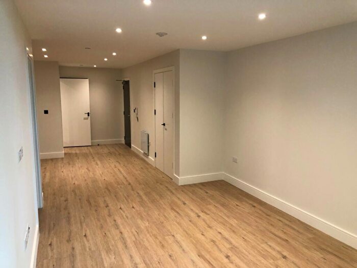 1 Bedroom Apartment To Rent In Vale House, Roebuck Close, Reigate, RH2