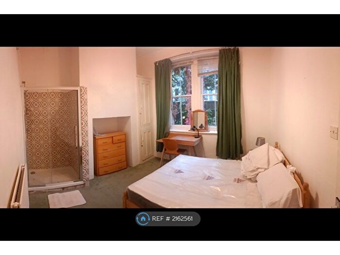 2 Bedroom Flat To Rent In Redland, Bristol, BS6