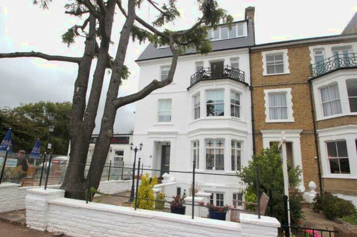 2 Bedroom Flat To Rent In Clifftown Parade, Southend, SS1