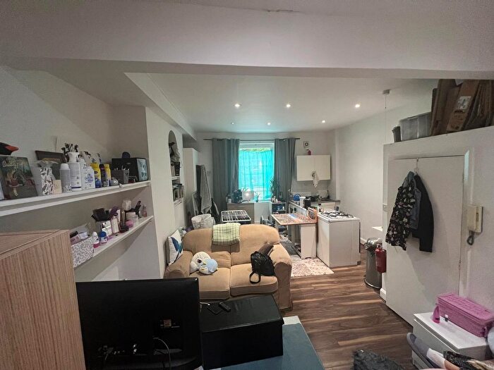 Studio To Rent In Malden Road, London, NW5