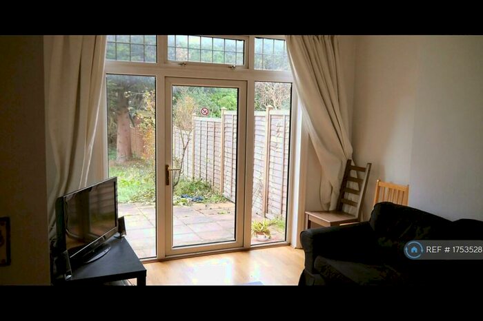 4 Bedroom Semi-Detached House To Rent In Hanover Road, London, NW10