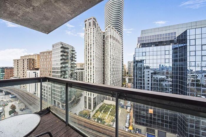 2 Bedroom Flat For Sale In Limeharbour, London, Greater London, E14