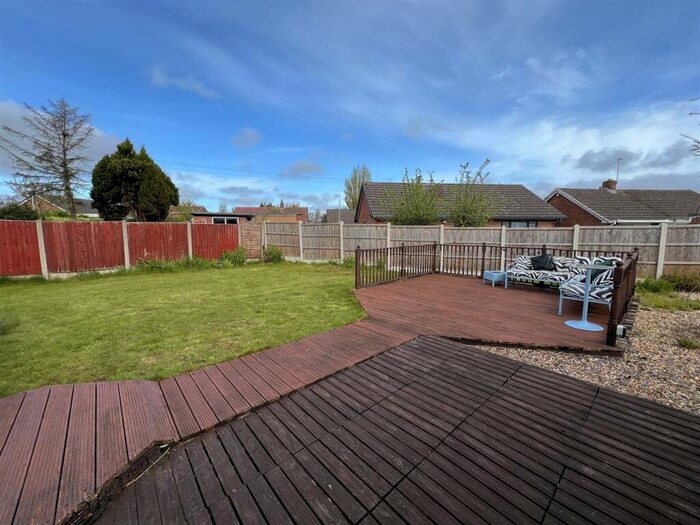3 Bedroom Detached Bungalow For Sale In Alexander Drive, Heswall, Wirral, CH61