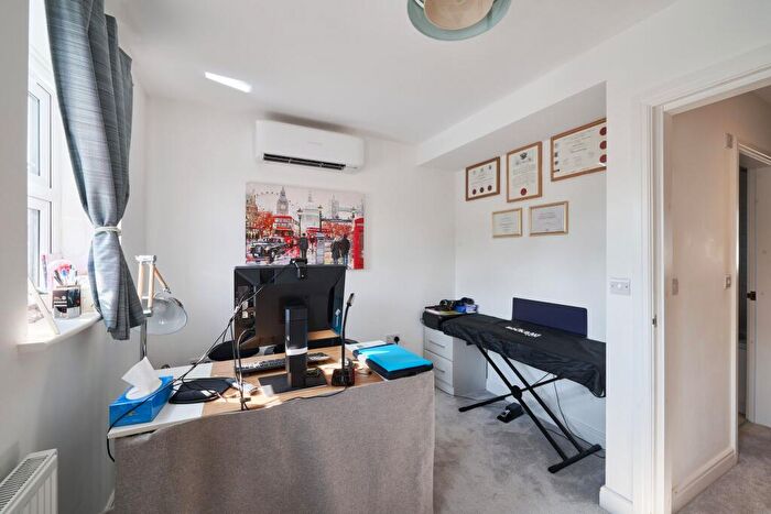 3 Bedroom Town House For Sale In Alexandra Mews, Chester, CH4