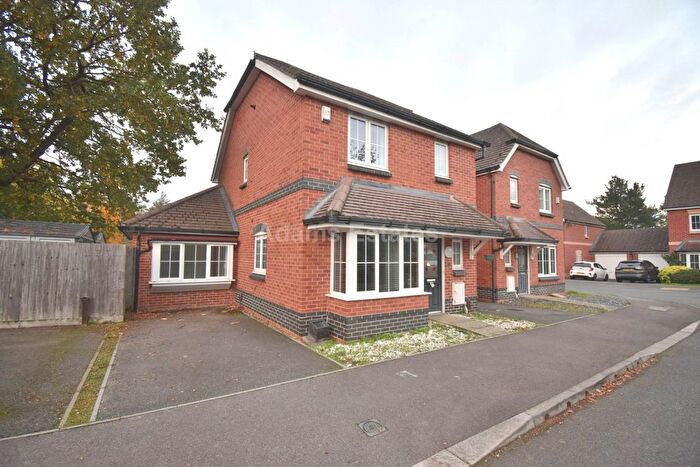 4 Bedroom Link Detached House To Rent In Mays Close, Reading, RG6