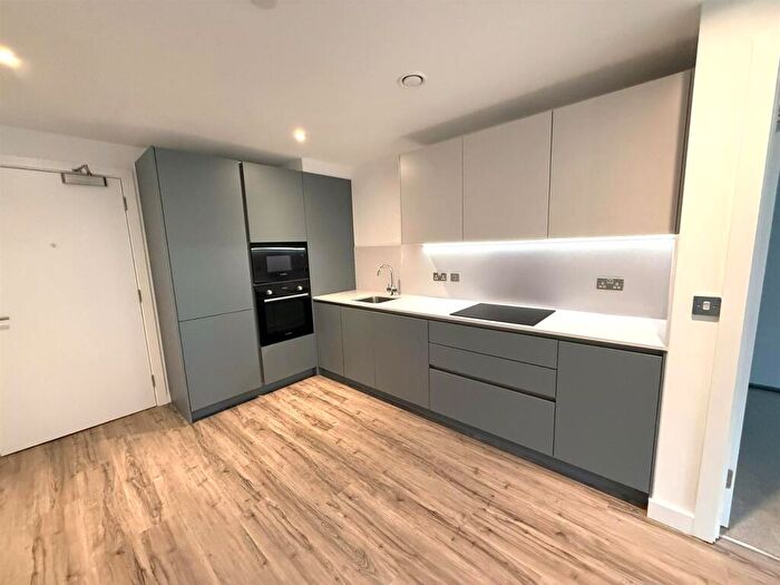 2 Bedroom Apartment To Rent In The Railings, Middlewood Locks, M5