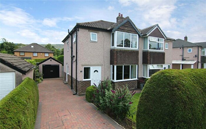 3 Bedroom Semi-Detached House For Sale In Old Hall Way, Glusburn, BD20