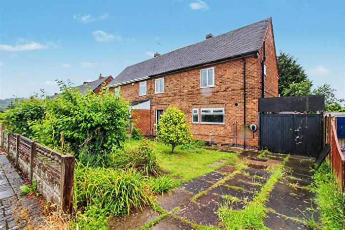 3 Bedroom Semi-Detached House For Sale In Sherwin Road, NG9