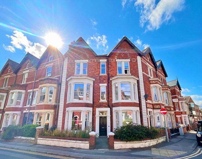 5 Bedroom Terraced House For Sale In Londesborough Road, Scarborough, YO12