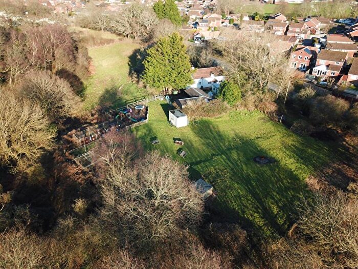 3 Bedroom Equestrian Facility For Sale In Lime Kiln Lane, Holbury, Southampton, Hampshire, SO45