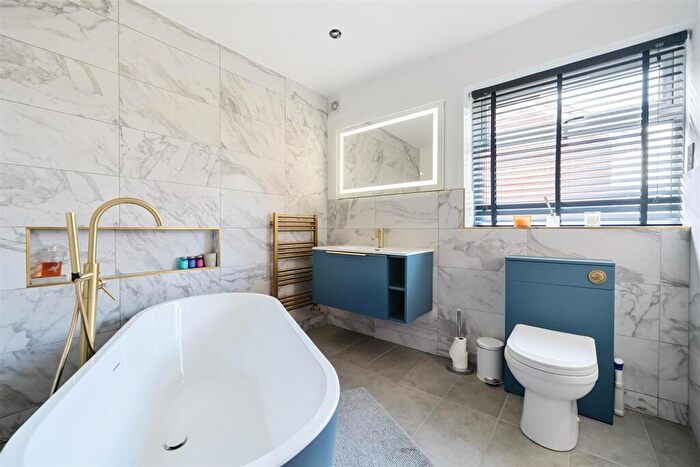 5 Bedroom Detached House For Sale In Trehern Close, Knowle, B93