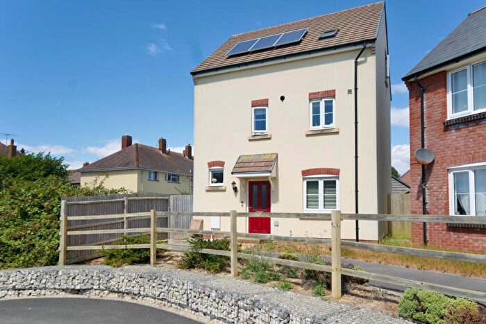 3 Bedroom Detached House For Sale In May Farm Walk, Weymouth, DT4