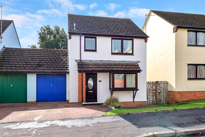 3 Bedroom Link Detached House For Sale In Brook Meadow, South Molton, EX36