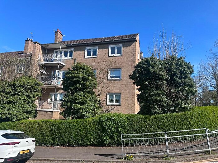 3 Bedroom Apartment To Rent In Doonfoot Road, Glasgow, G43