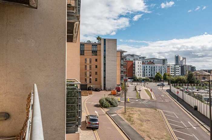 1 Bedroom Apartment For Sale In Bowman Lane, Leeds, LS10