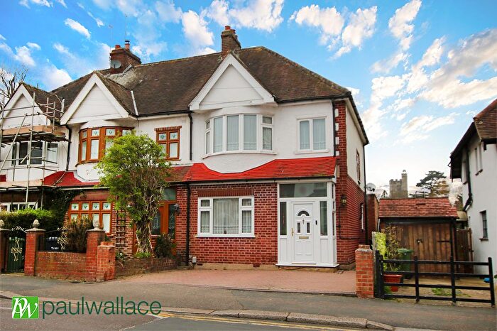 3 Bedroom End Terrace House For Sale In Cromwell Avenue, West Cheshunt, EN7