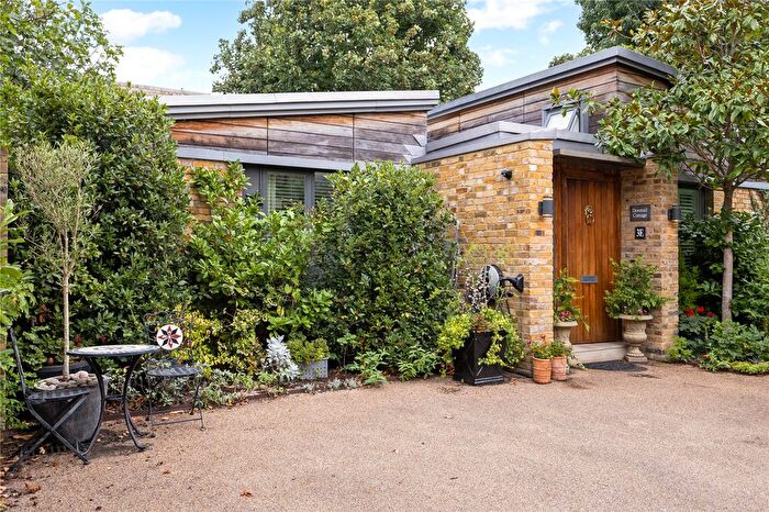 2 Bedroom Bungalow For Sale In Colinette Road, Putney, London, SW15