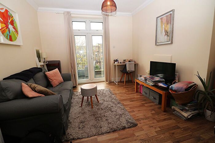 1 Bedroom Flat To Rent In Coleridge Road, London, N4