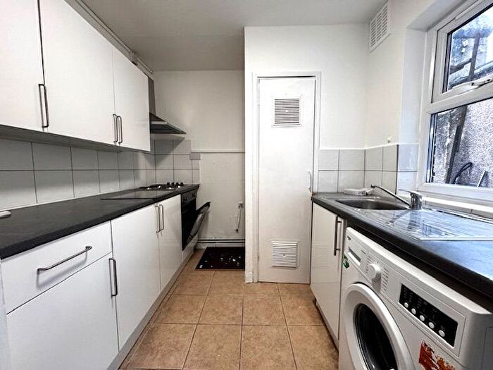 1 Bedroom Flat To Rent In Turnpike Lane High Road, London, N8