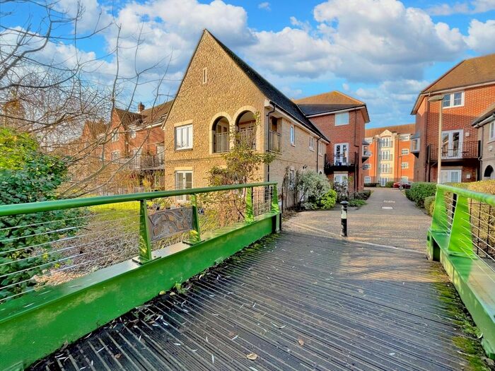 2 Bedroom Flat To Rent In Thames View, Abingdon, OX14