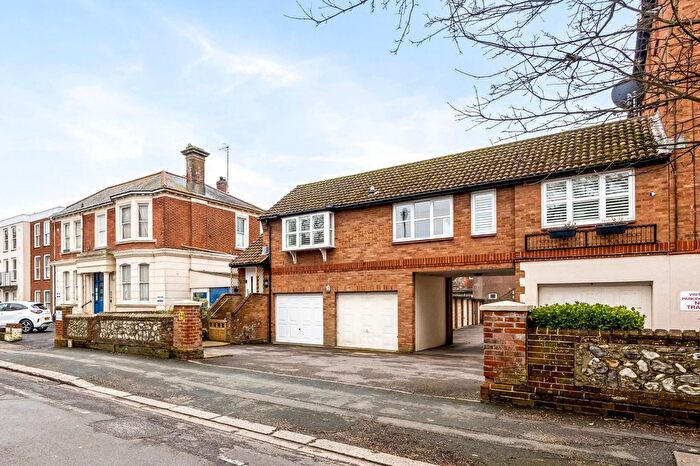 1 Bedroom Semi-Detached House For Sale In Shelley Road, Worthing, BN11