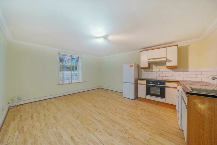 1 Bedroom Apartment To Rent In Belmont Hill, London, SE13