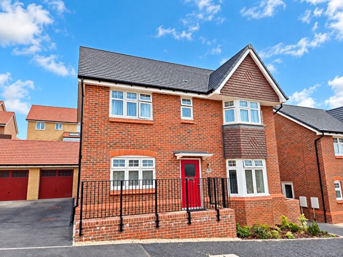 4 Bedroom Detached House For Sale In Panama Gardens, Houghton Regis, Bedfordshire, LU5