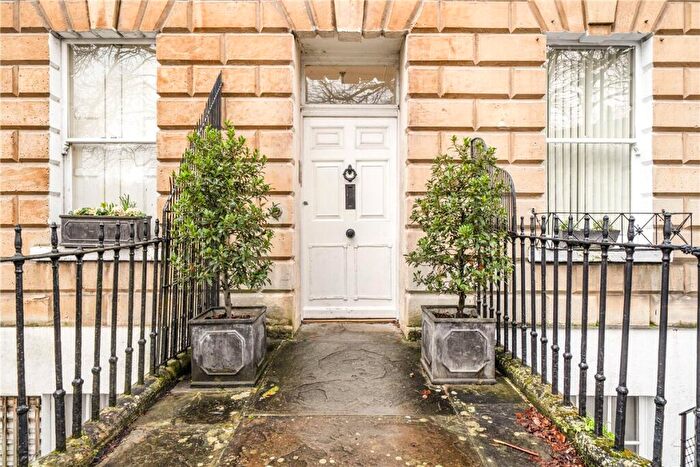 1 Bedroom Apartment For Sale In Green Park, Bath, Somerset, BA1