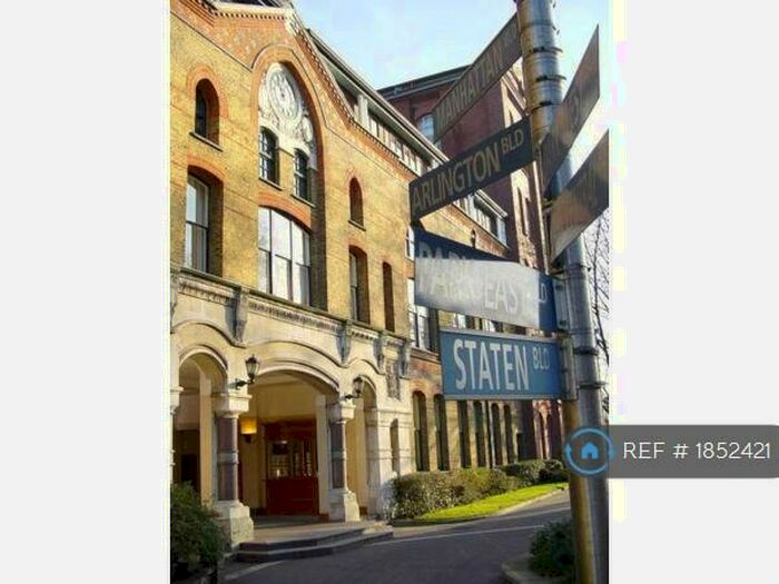 2 Bedroom Flat To Rent In Bow Quarter, London, E3