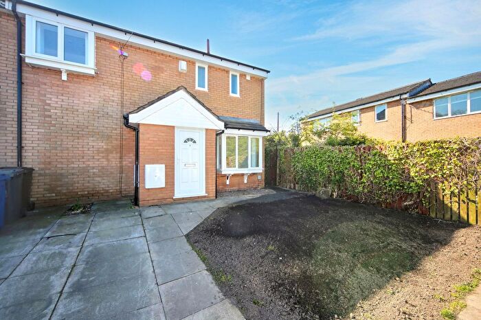 3 Bedroom End Terrace House To Rent In Duncan Place, Wigan, WN5