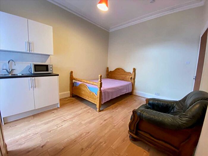 Studio To Rent In Hartington Road, London, W13