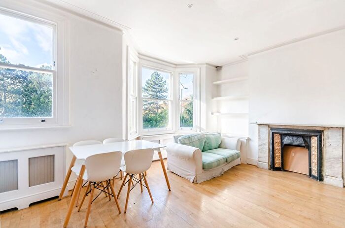 2 Bedroom Flat To Rent In Fulham Palace Road, Bishop's Park, London, SW6