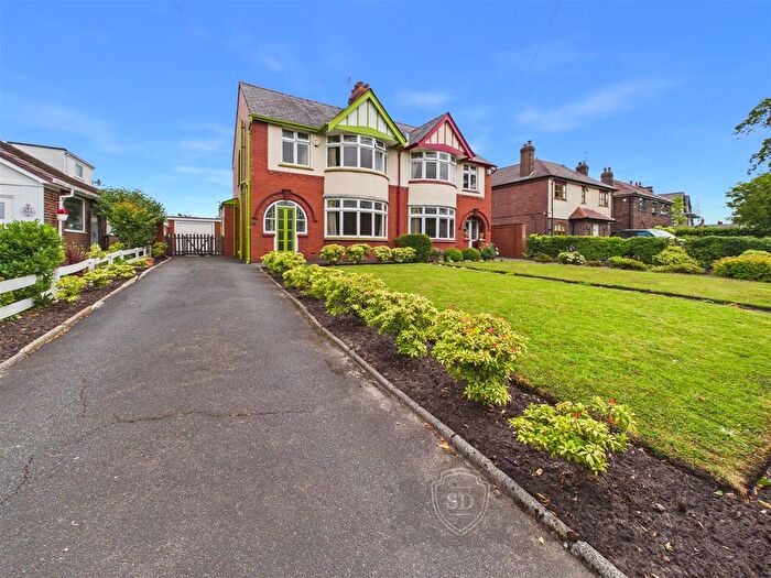 3 Bedroom Semi-Detached House For Sale In Higher Lane, Rainford, St. Helens, WA11