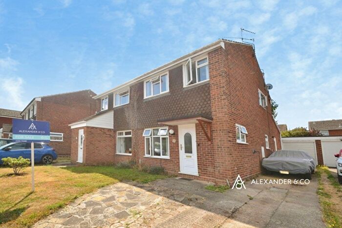 3 Bedroom Semi Detached House For Sale In Offas Lane, Winslow, Buckingham, MK18