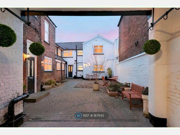 1 Bedroom Semi-Detached House To Rent In Didsbury Road, Stockport, SK4